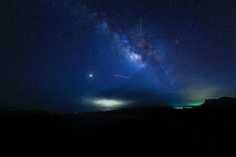 漆黒の闇夜にきらめく美ら星うちなー星空ガイドimg01